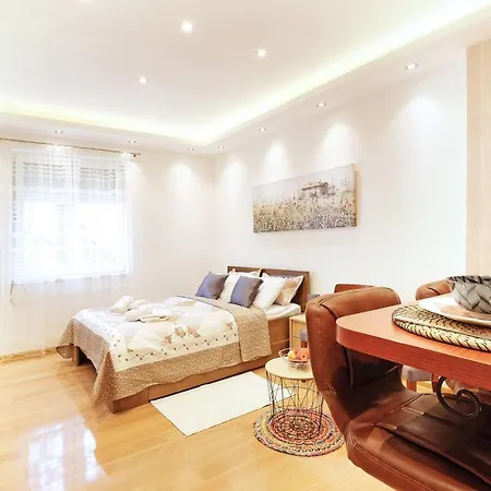 Best Time For Intermezzo Apartamento Belgrado
